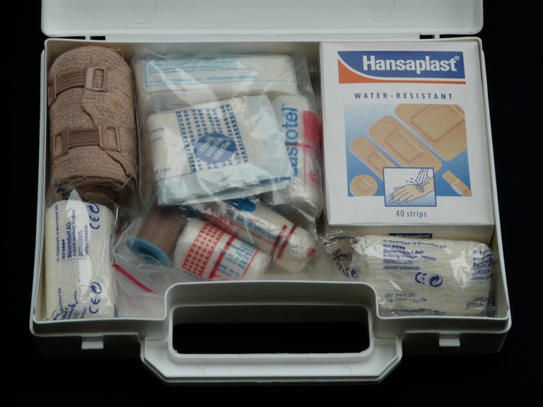 first aid kit 62643 1920